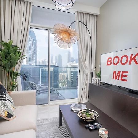 Modern Cozy Haven Perfect For 4 In Business Bay Apartamento Dubai Exterior foto