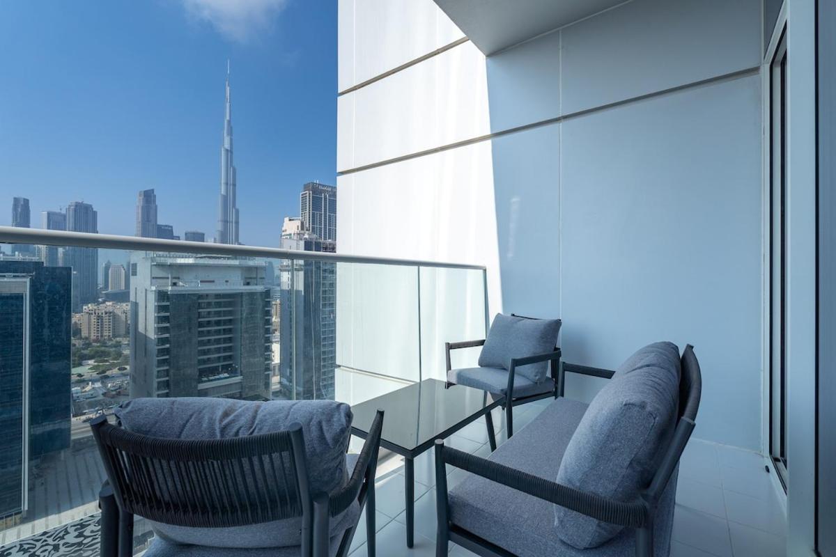 Modern Cozy Haven Perfect For 4 In Business Bay Apartamento Dubai Exterior foto