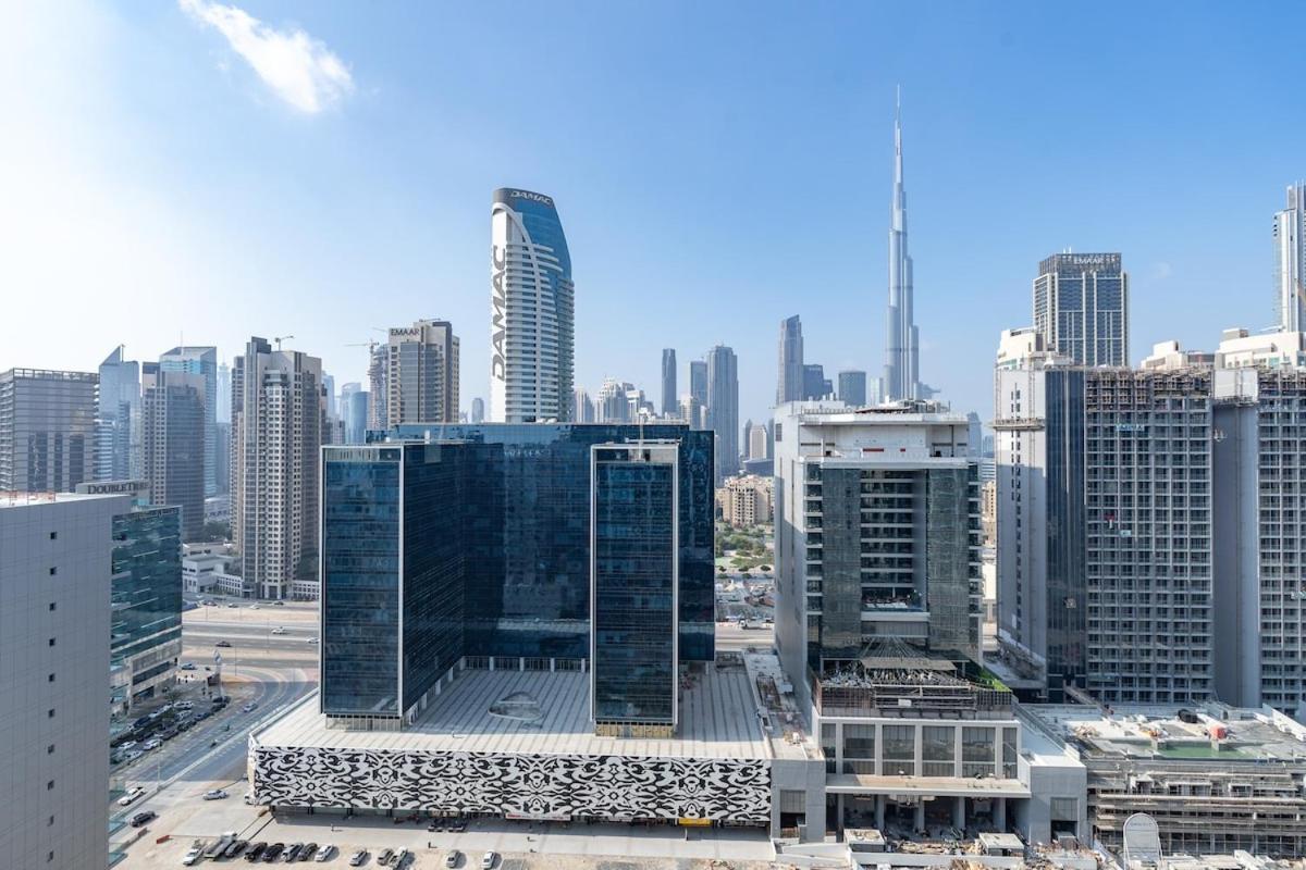 Modern Cozy Haven Perfect For 4 In Business Bay Apartamento Dubai Exterior foto